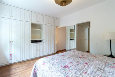 Casa à venda com 4 quartos, sendo 2 suítes, no condomínio Vila das Flores, São Paulo - SP