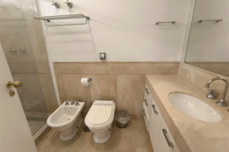Casa à venda com 5 quartos, sendo 4 suítes, em Cidade Jardim, São Paulo, SP