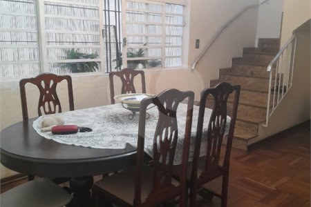 Sobrado à venda com 4 quartos, sendo 2 suítes, em Parque Jabaquara, São Paulo, SP