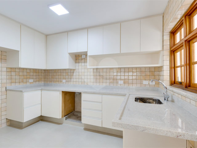Casa de Vila à venda com 3 quartos, sendo 2 suítes,  em Santo Amaro, São Paulo, SP