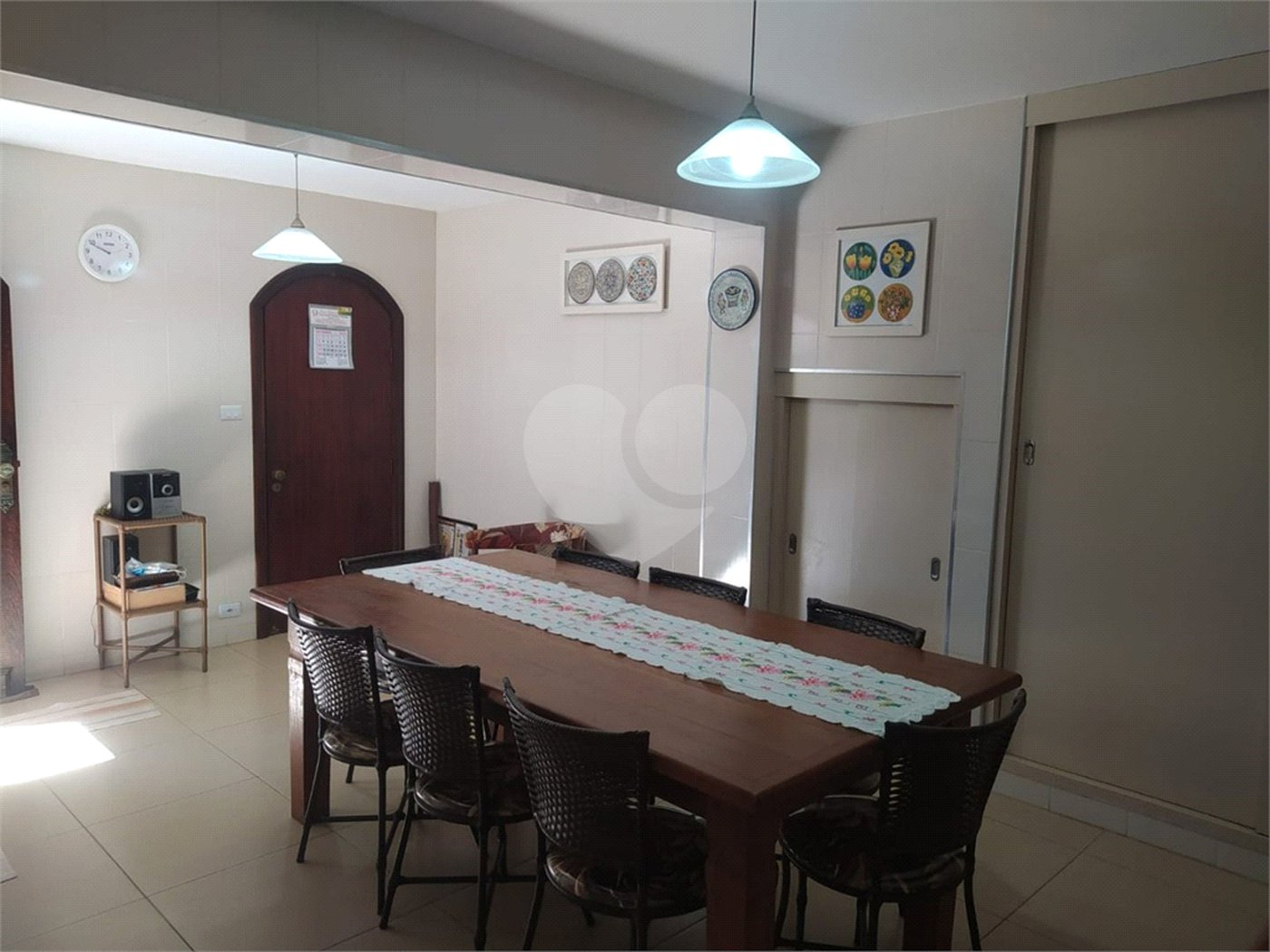 Casa à venda ou para alugar com 3 quartos, sendo 1 suíte, em Estação, São Roque, SP
