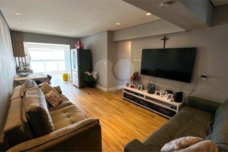 Apartamento à venda com 2 quartos, sendo 1 suíte,  em Boqueirão, Praia Grande, SP