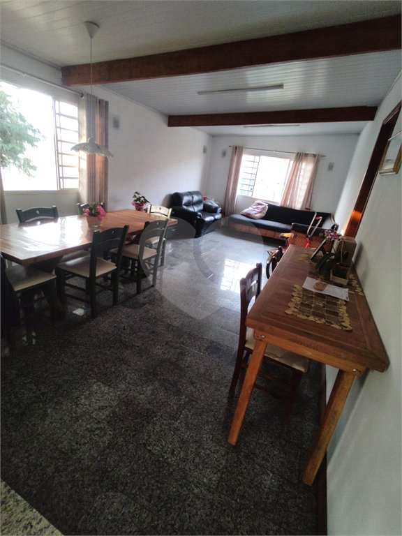 Chácara à venda com 4 quartos, sendo 1 suíte, em Vila Santa Helena, Atibaia, SP