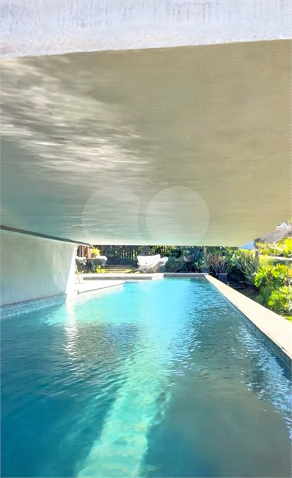 Casa à venda com 3 suítes no condomínio Figueira Garden, Atibaia - SP