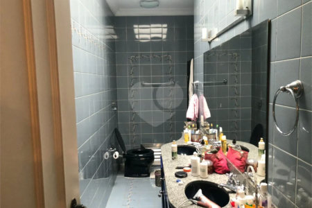 Sobrado com 363m² à venda no Alto da Moóca - 3 suítes e 6 vagas.