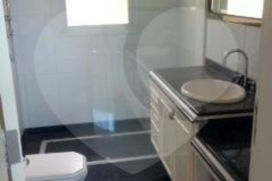 Sobrado à venda com 4 quartos, sendo 2 suítes, em Alpes da Cantareira, Mairiporã, SP
