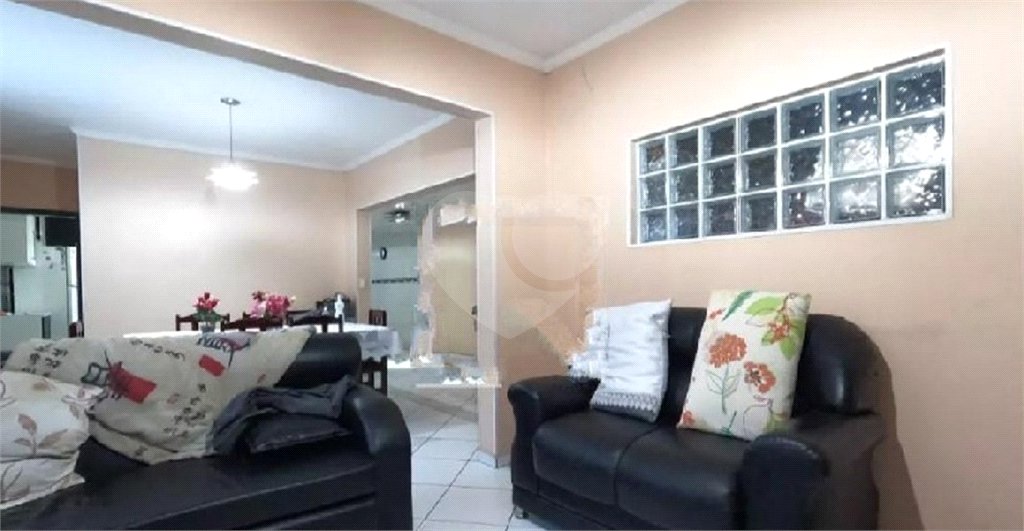 Casa à venda com 3 quartos, sendo 1 suíte, em Jardim Cumbica, Guarulhos, SP