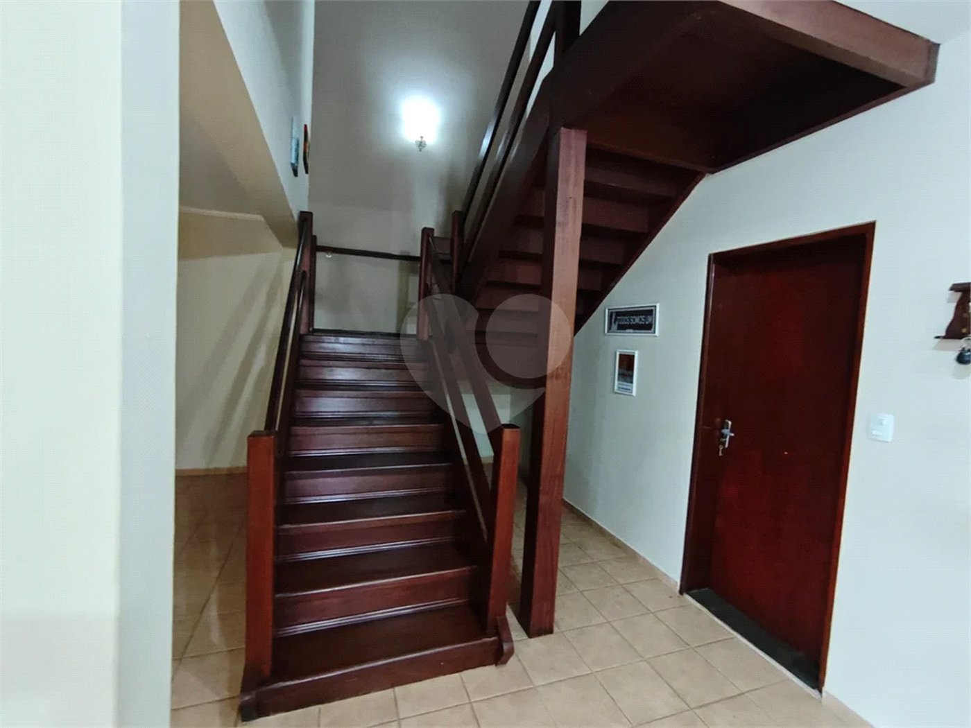 Casa à venda com 4 quartos, sendo 2 suítes,  em Country Residencial Felix, Bom Jesus dos Perdões, SP