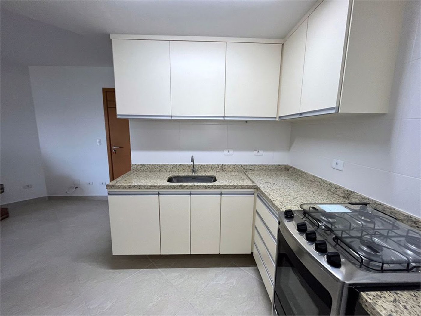 Apartamento Residencial à venda, Jardim Virginia, Guarujá - AP0995.