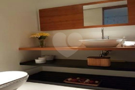 Apartamento à venda com 4 quartos, sendo 3 suítes,  em Campo Belo, São Paulo, SP