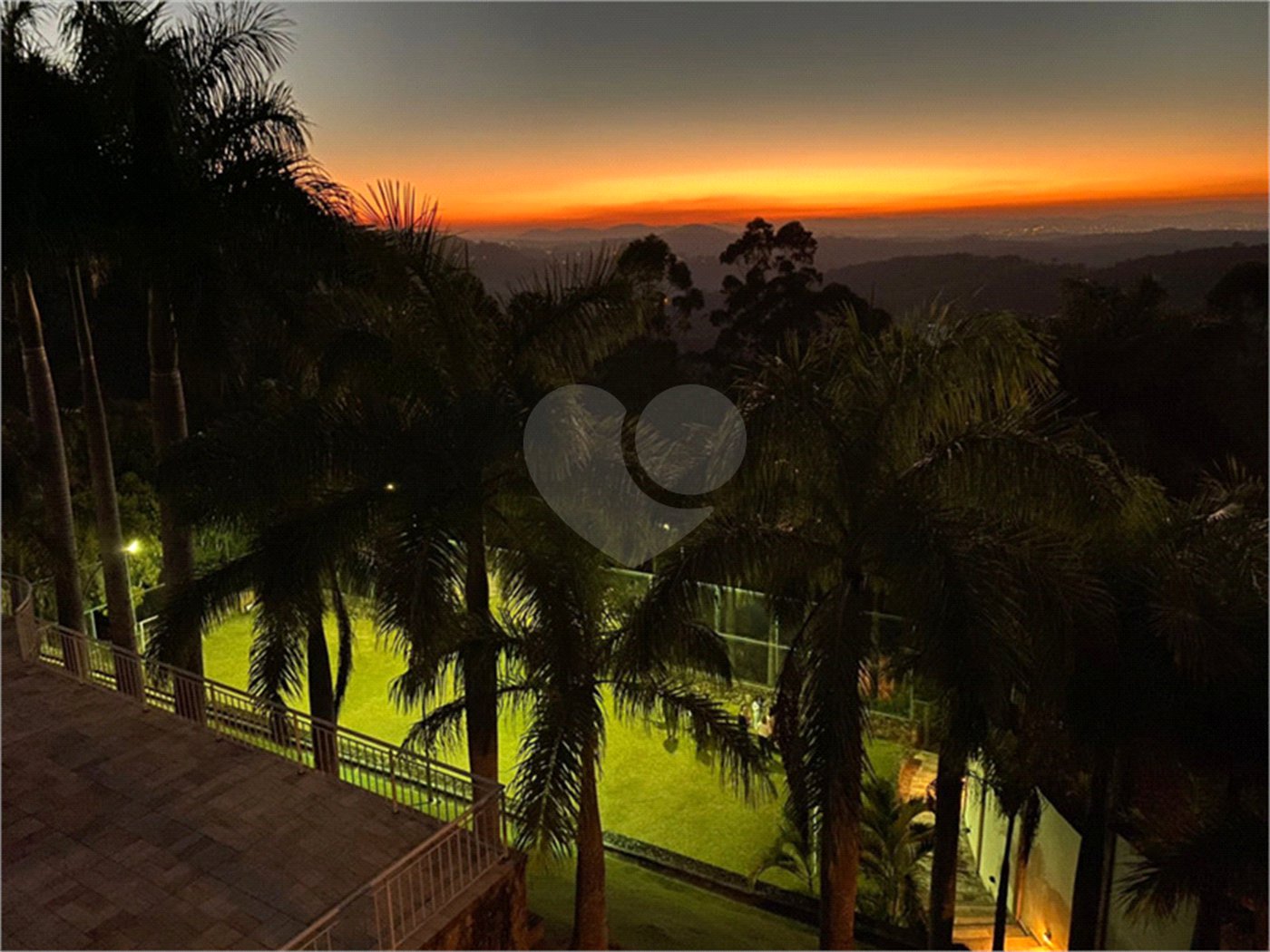 Casa à venda com 6 suítes no condomínio Sausalito, Mairiporã - SP