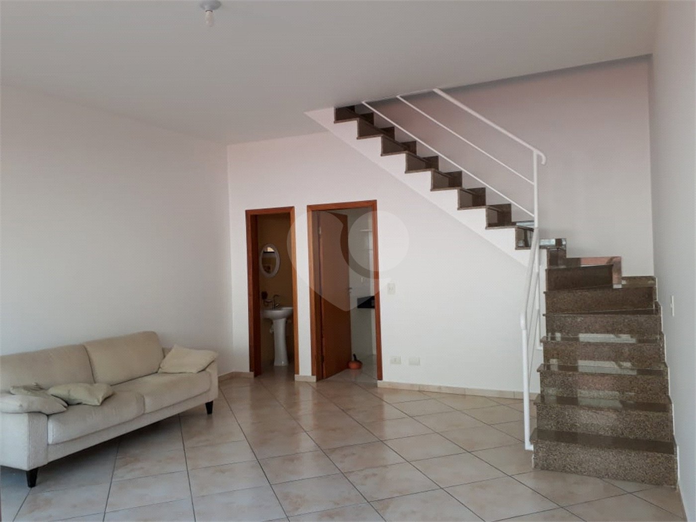 Casa à venda com 3 quartos, sendo 1 suíte, no condomínio Saude, São Paulo - SP