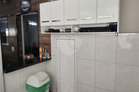 Casa à venda com 4 quartos, sendo 2 suítes, no condomínio Residencial Jardim das Palmeiras, Vinhedo - SP