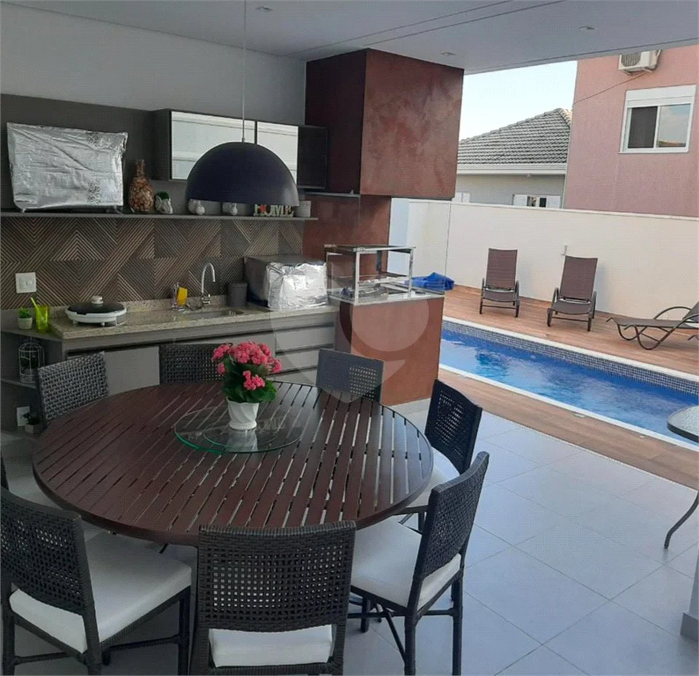Casa à venda com 3 quartos, sendo 2 suítes, em Condomínio Residencial Terras do Oriente, Valinhos, SP