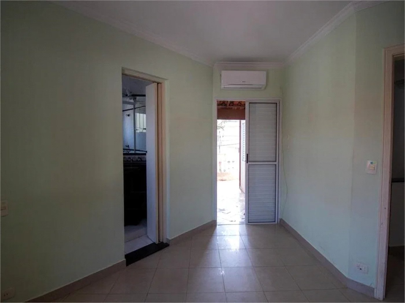 Casa à venda com 3 quartos, sendo 1 suíte, em Jardim Ester, São Paulo, SP