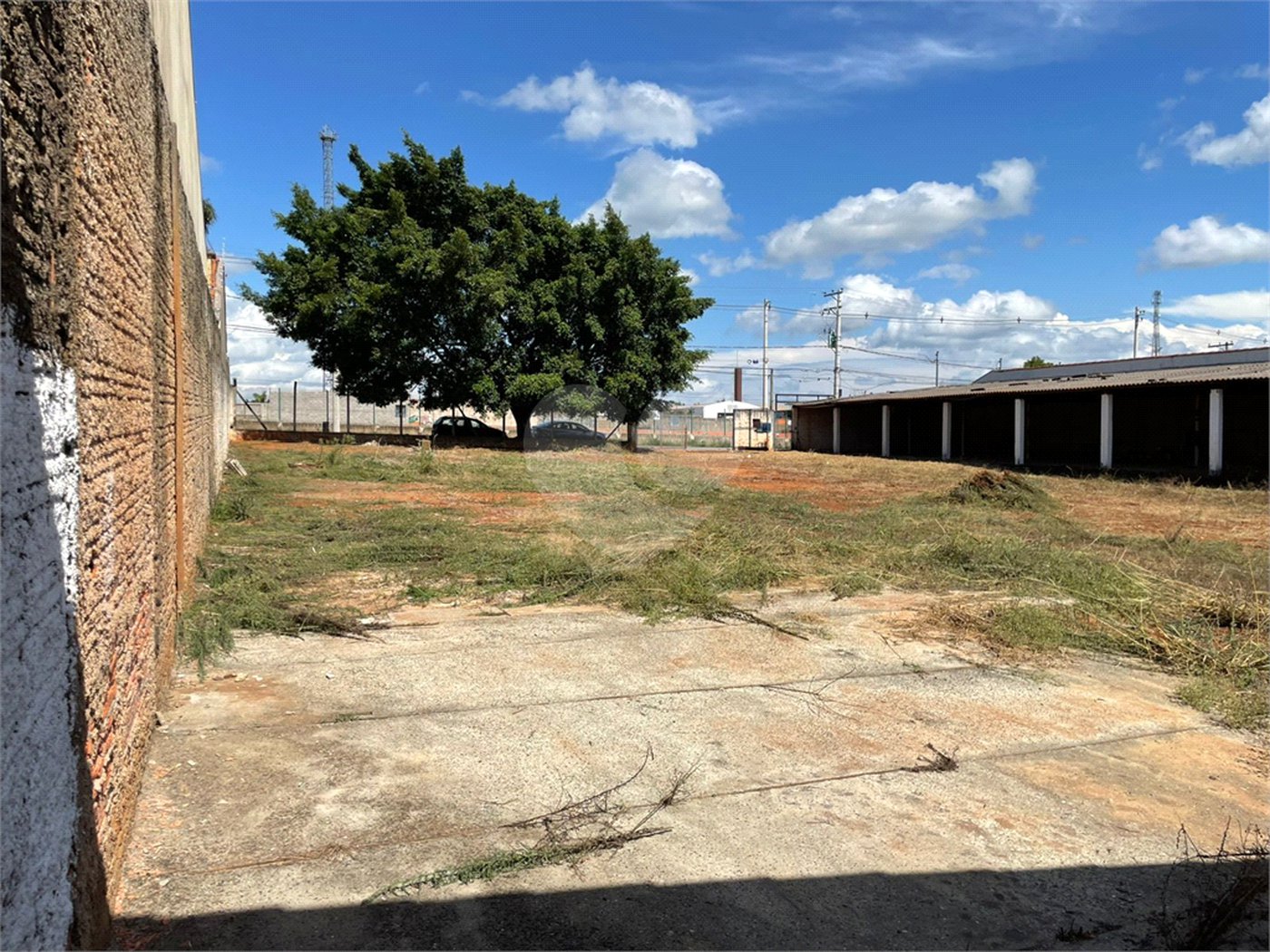 Terreno à venda com 1 quarto em Vila Carolina, Itapetininga, SP