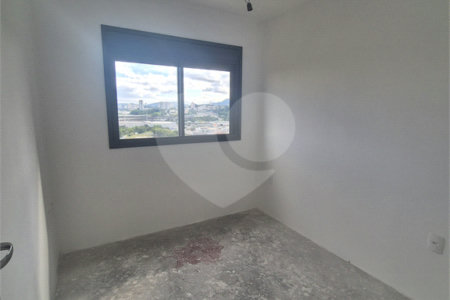Apartamento à venda com 3 quartos, sendo 1 suíte, em Vila Anastácio, São Paulo, SP