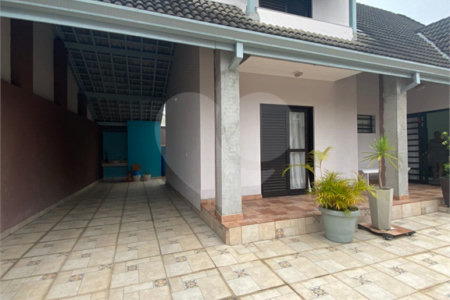 Casa Térrea à venda com 4 quartos, sendo 1 suíte,  em Vila Oliveira, Mogi das Cruzes, SP