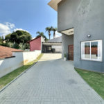 Casa à venda com 4 quartos, sendo 2 suítes,  no condomínio Granja Vianna II, Cotia - SP