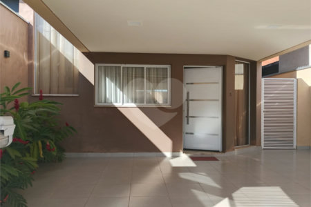 Sobrado à venda com 3 quartos, sendo 1 suíte, em Parque Barnabé, Indaiatuba, SP
