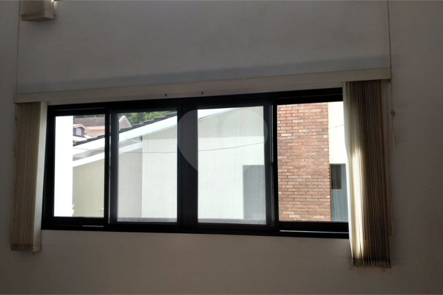 Sobrado à venda com 4 quartos, sendo 2 suítes, em Horto, São Paulo, SP