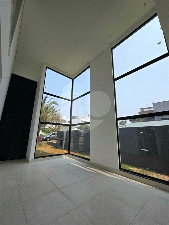 Casa à venda com 4 quartos, sendo 3 suítes, no condomínio Alphaville Nova Esplanada 4, Votorantim - SP