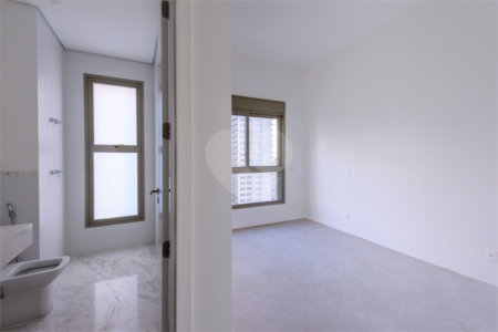 Apto Alto Padrão na Vila Mariana - 294m2 - 4 Suítes/5 Vagas de garagem