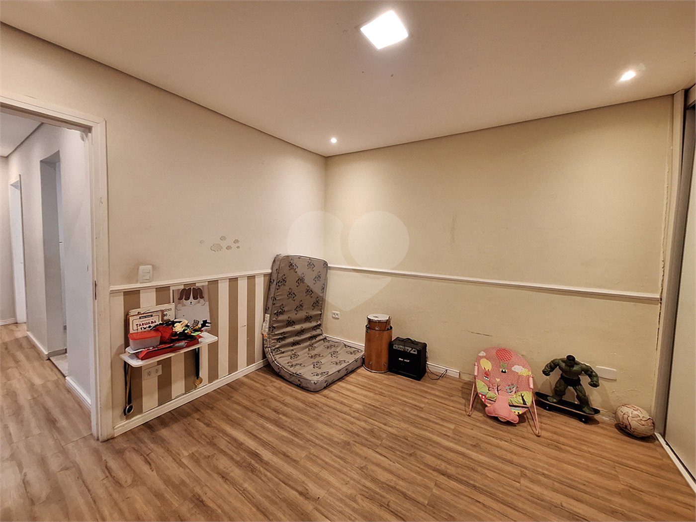 Casa à venda com 3 quartos, sendo 1 suíte, em Chora Menino, São Paulo, SP