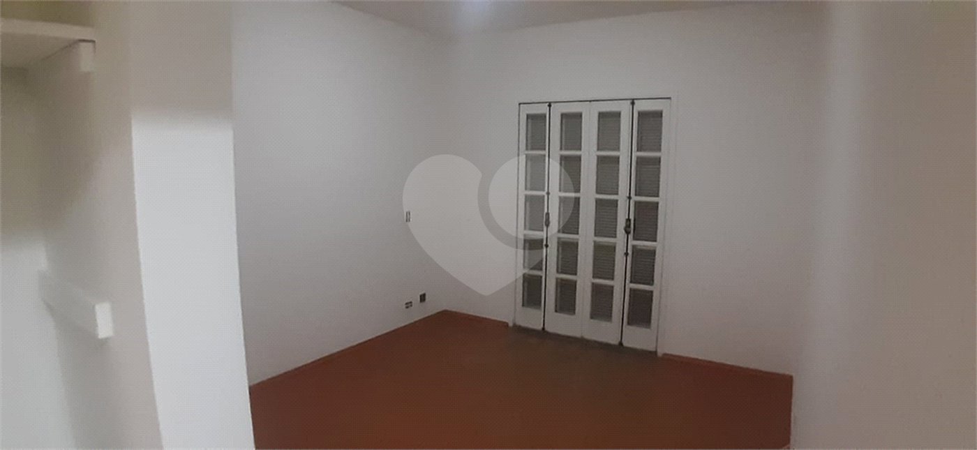 Casa à venda com 3 quartos, sendo 1 suíte, no condomínio Village Palmas, São Paulo - SP