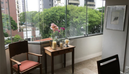 Apartamento à venda com 3 quartos, sendo 1 suíte,  em Campo Belo, São Paulo, SP