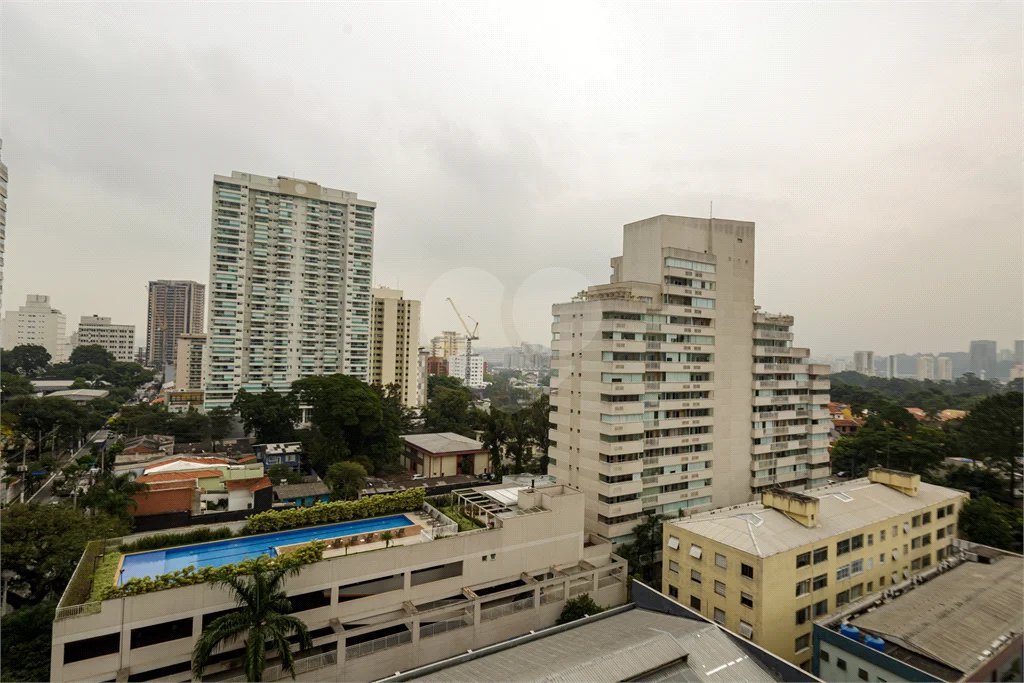 Apartamento para alugar com 3 suítes em Santo Amaro, São Paulo, SP