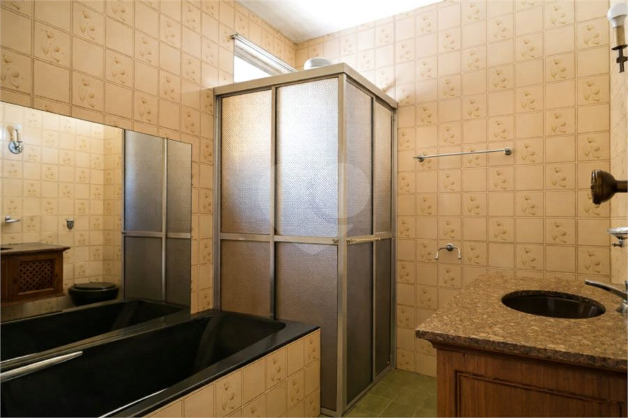 Sobrado à venda com 3 quartos, sendo 1 suíte,  em Vila Guarani, São Paulo, SP