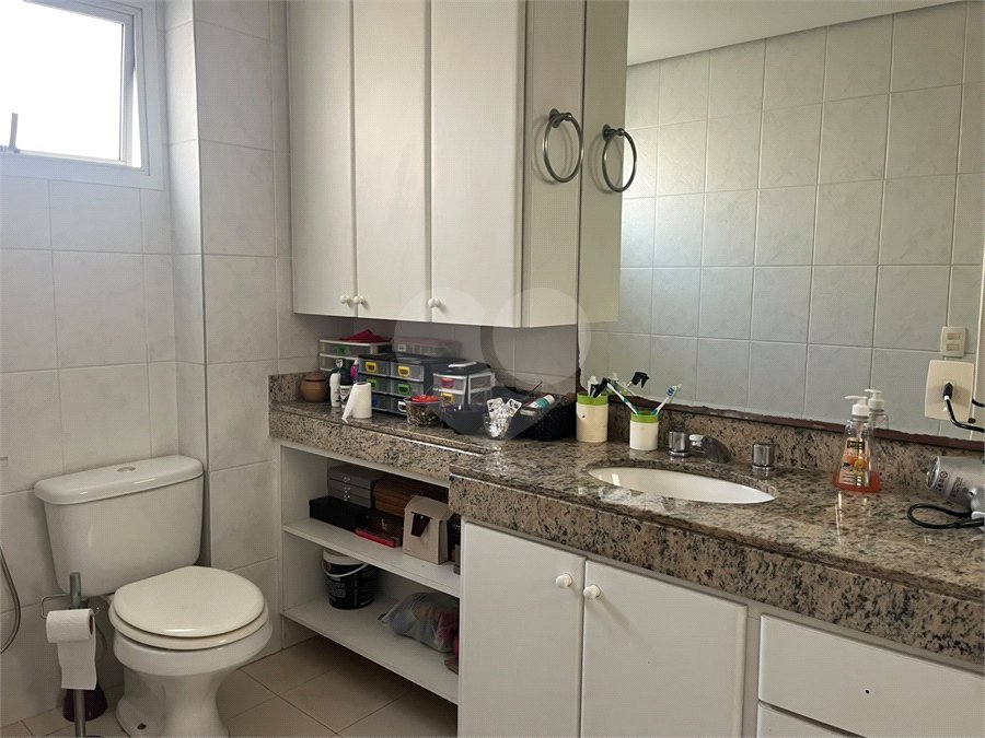 Apartamento à venda com 3 suítes em Real Parque, São Paulo, SP