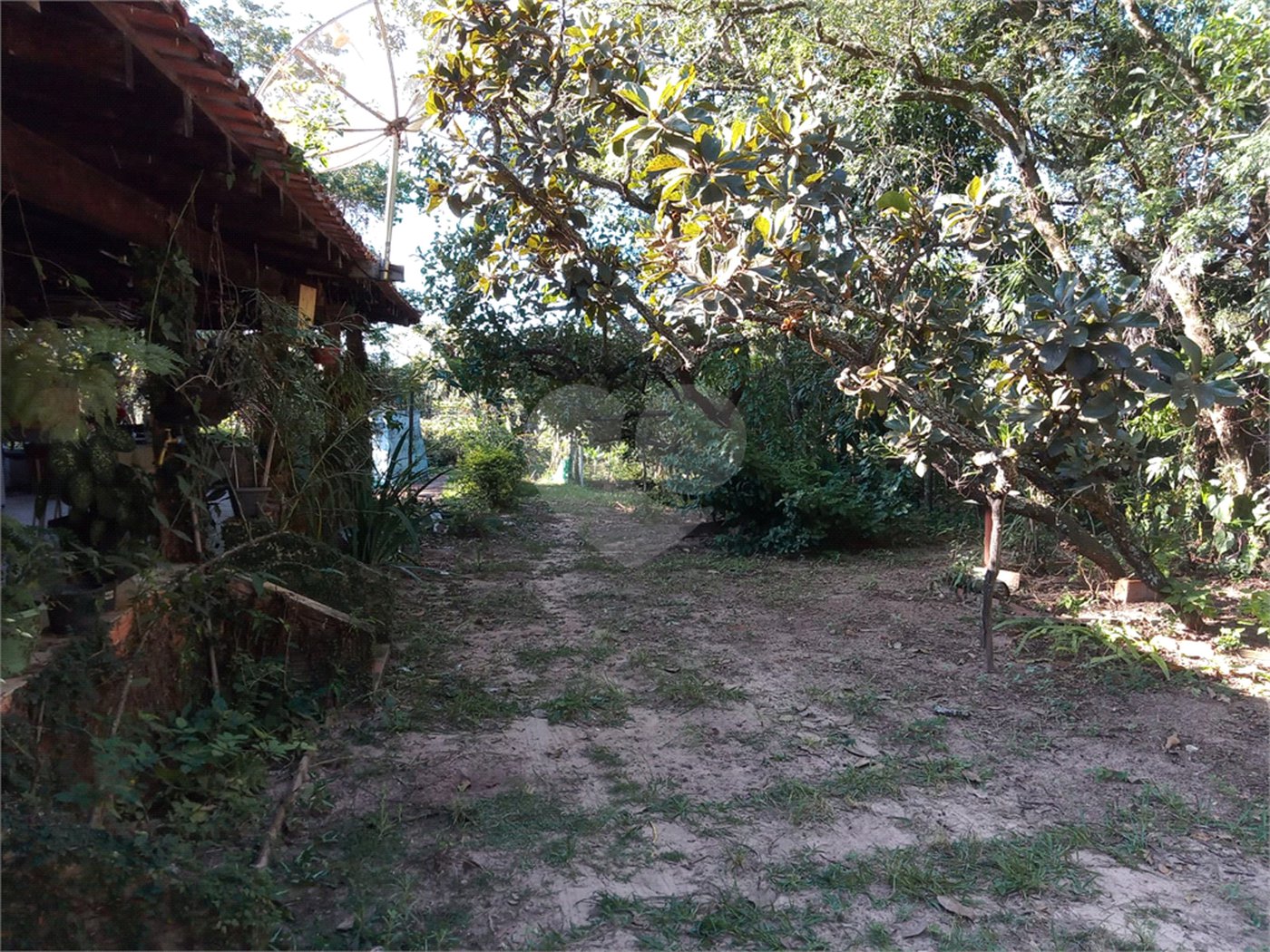 Chácara a venda no Aracê de Santo Antônio .
