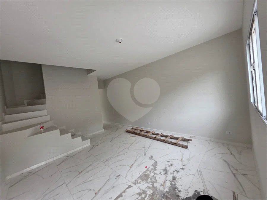 Sobrado à venda com 2 quartos, sendo 1 suíte, em Vila Clarice, São Paulo, SP