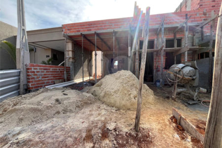 Casa à venda com 2 quartos, sendo 1 suíte,  no condomínio Tivolli, Itapetininga - SP