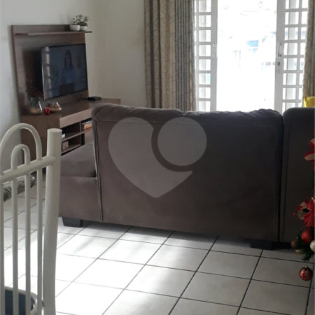 Casa à venda com 2 quartos no Centro, Bom Jesus dos Perdões, SP