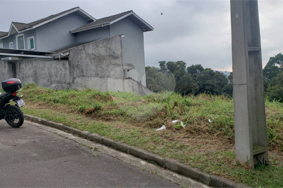 Terreno à venda no condomínio Alpes da Cantareira, Mairiporã - SP