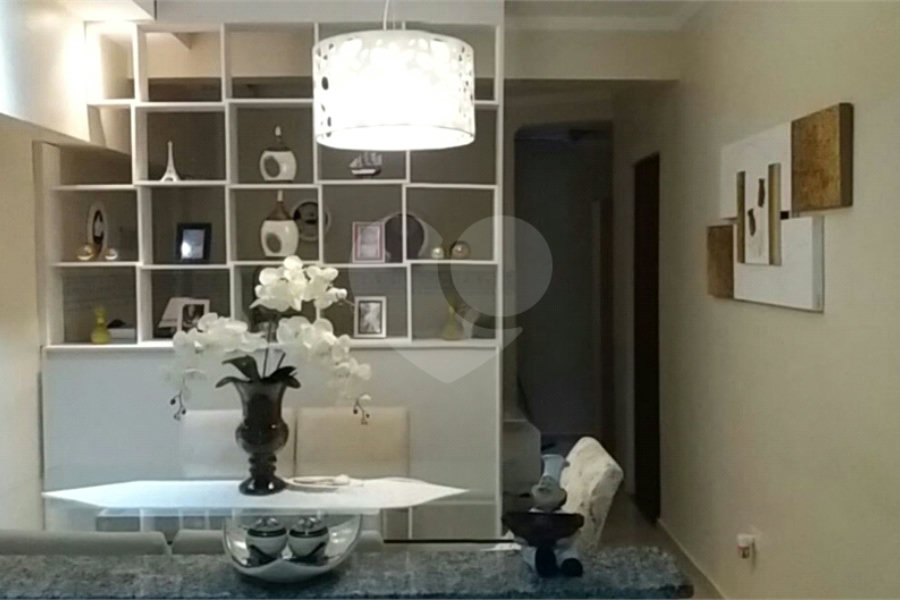 Casa à venda com 5 quartos, sendo 4 suítes, no condomínio Village St. Louis, São Paulo - SP