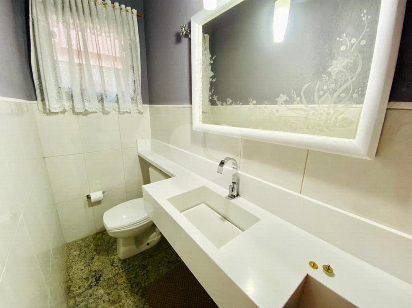 Sobrado à venda com 3 quartos, sendo 1 suíte, em Tremembé, São Paulo, SP