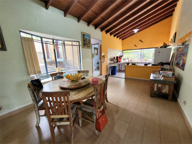 Casa à venda com 3 quartos, sendo 1 suíte,  no condomínio Sausalito, Mairiporã - SP