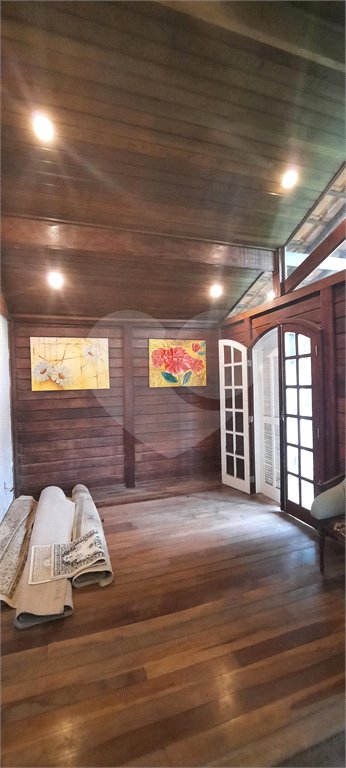 Casa à venda com 3 quartos, sendo 1 suíte, no condomínio Alpes da Cantareira, Mairiporã - SP