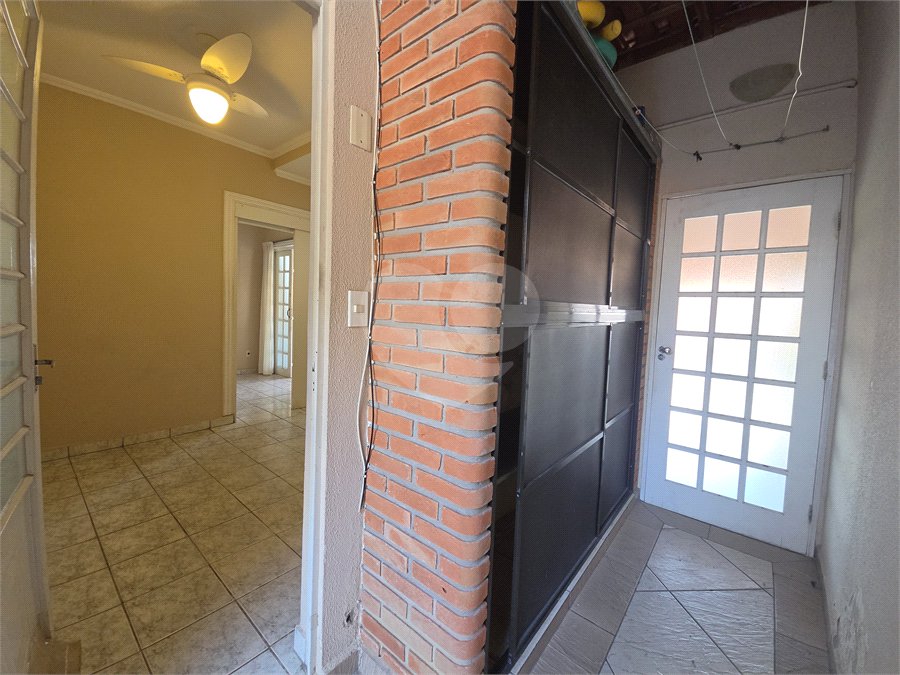 Casa à venda com 3 quartos, sendo 1 suíte, no condomínio Parque das Árvores, Sorocaba - SP