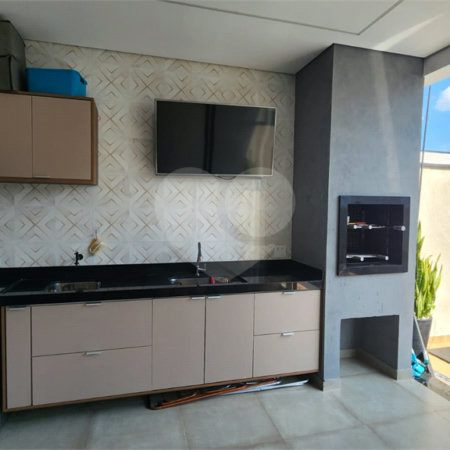 Casa à venda com 3 quartos, sendo 1 suíte, no condomínio Horto Florestal Villagio, Sorocaba - SP