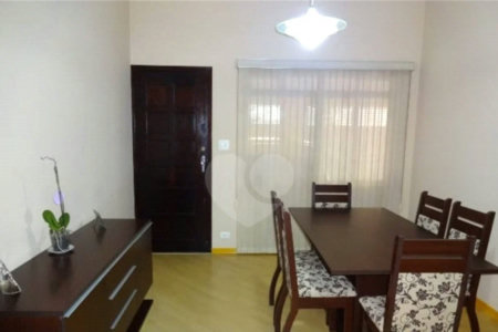 Sobrado à venda com 3 quartos, sendo 1 suíte, em Jardim São Luís, São Paulo, SP