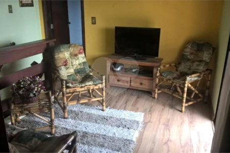 Sobrado à venda com 3 quartos, sendo 1 suíte, em Bocaina, Ribeirão Pires, SP