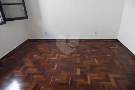 Casa à venda com 5 quartos, sendo 3 suítes, em Vila São Francisco, São Paulo, SP