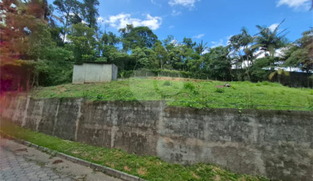 Casa à venda no condomínio Jardim da Montanha I, Mairiporã - SP