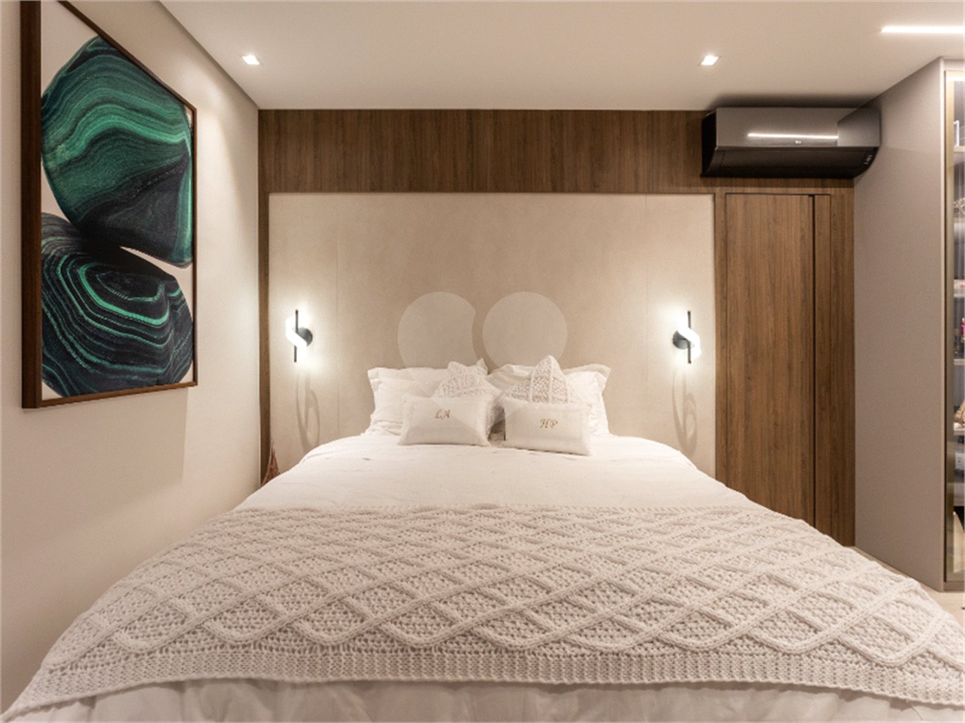Apartamento à venda com 3 suítes em Jardim Morumbi, São Paulo, SP
