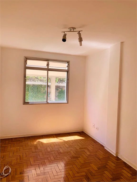 Apartamento à venda com 2 quartos, sendo 1 suíte, em Pinheiros, São Paulo, SP